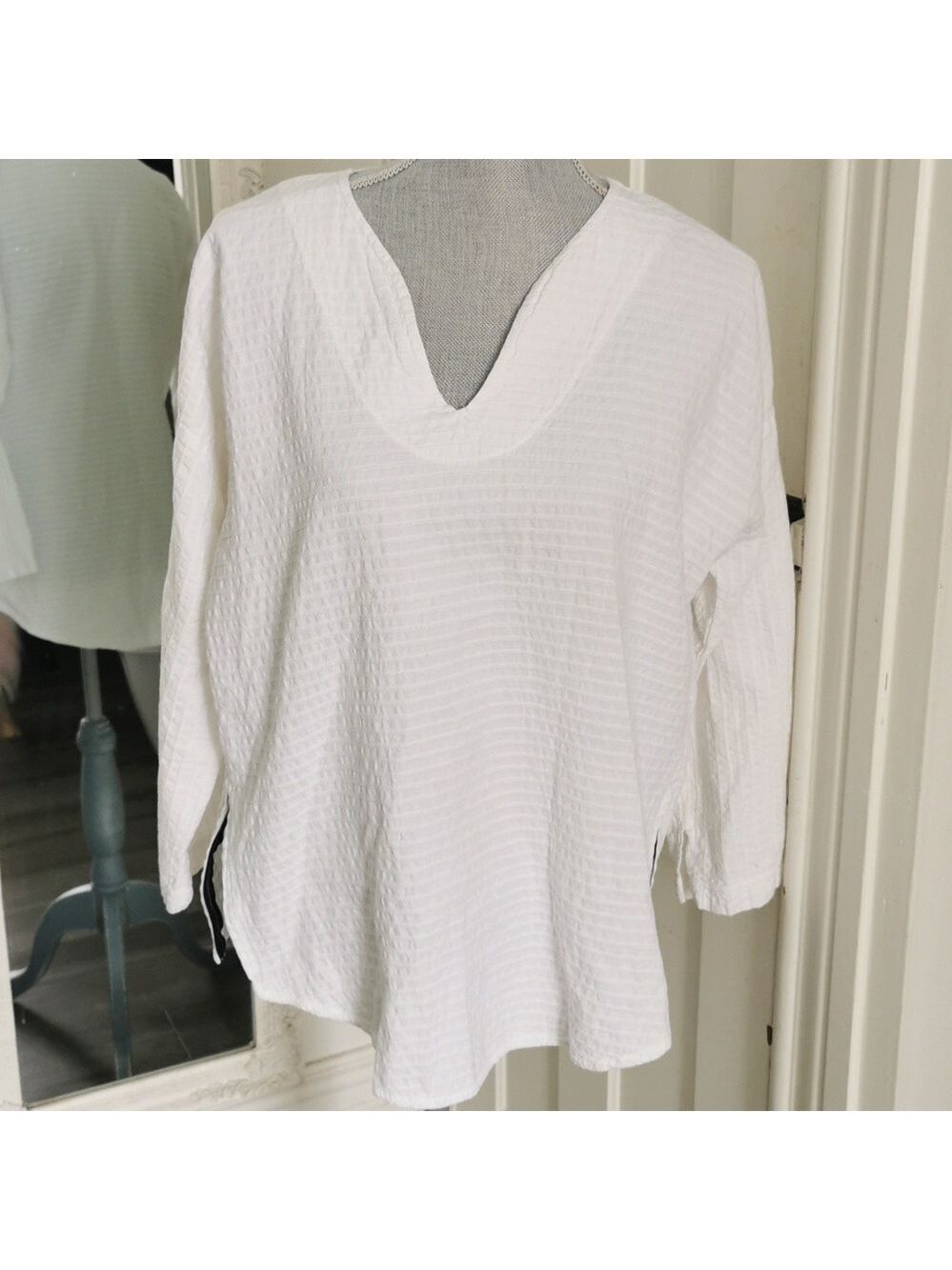 Vintage EzzEwear Cotton Crepe V Neck White Blouse Cover Up. Size Small.